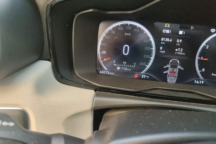 Used Lynk & Co 02 2018 1.5T DCT Two-Wheel Drive Zhaopu Version China V Standard Odometer Close Up