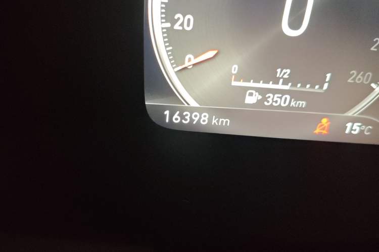 Used Lynk & Co 02 2018 1.5T DCT Two-Wheel Drive Zhaopu Version China V Standard Odometer Close Up