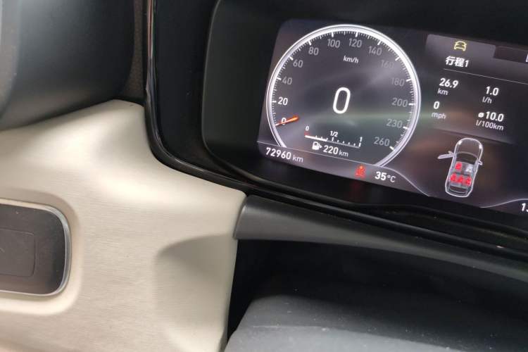 Used Lynk & Co 02 2018 1.5T DCT Two-Wheel Drive Zhaoban China V Standard Odometer Close Up
