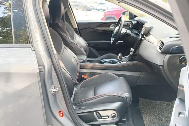 Used Lynk & Co 02 2018 1.5T DCT Two-Wheel Drive Pro Version China V Emission Standard Right Front Seat