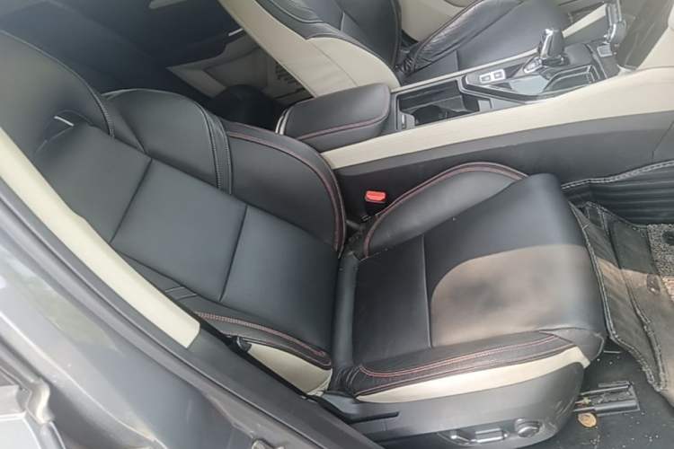 Used Lynk & Co 02 2018 1.5T DCT Two-Wheel Drive Zhaopu Version China V Standard Right Front Seat