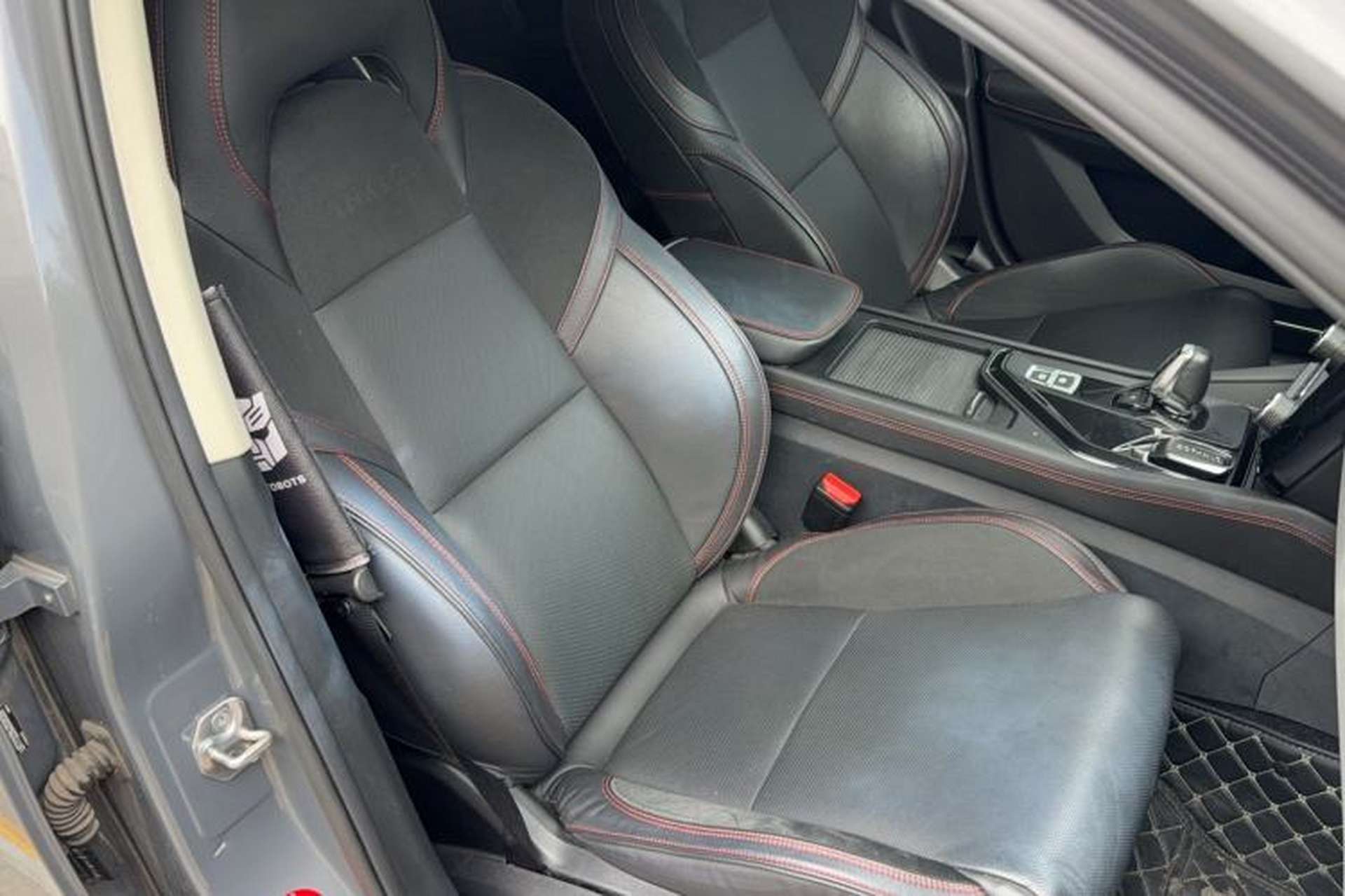 Used Lynk & Co 02 2018 1.5T DCT Two-Wheel Drive Pro Version China V Emission Standard Right Front Seat