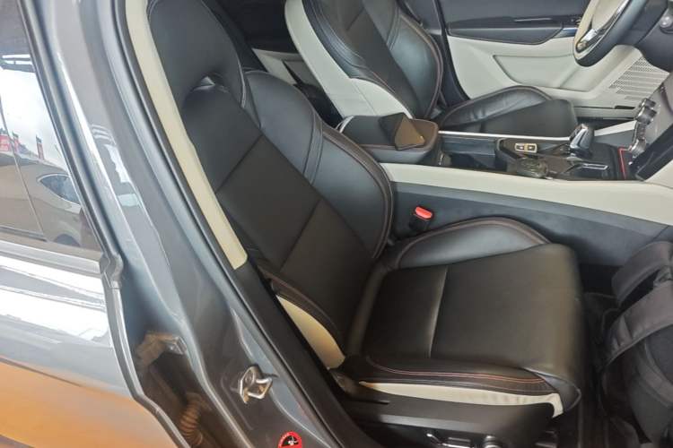 Used Lynk & Co 02 2018 1.5T DCT Two-Wheel Drive Zhaopu Version China V Standard Right Front Seat