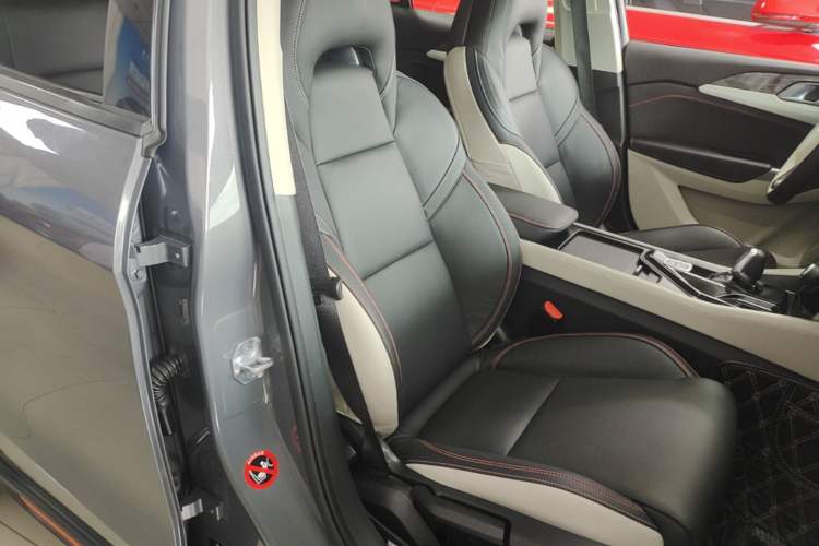 Used Lynk & Co 02 2018 1.5T DCT Two-Wheel Drive Zhaoban China V Standard Right Front Seat