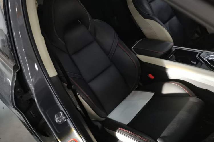 Used Lynk & Co 02 2018 1.5T DCT Two-Wheel Drive Zhaopu Version China V Standard Right Front Seat