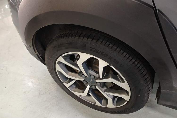 Used Lynk & Co 02 2018 1.5T DCT Two-Wheel Drive Pro Version China V Emission Standard Right Rear Wheel Hub