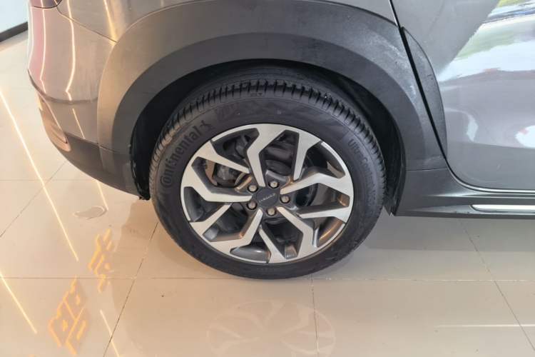 Used Lynk & Co 02 2018 1.5T DCT Two-Wheel Drive Sporty Version China V Standard Right Rear Wheel Hub