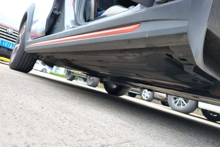 Used Lynk & Co 02 2018 1.5T DCT Two-Wheel Drive Zhaopu Version China V Standard Right Side Sill