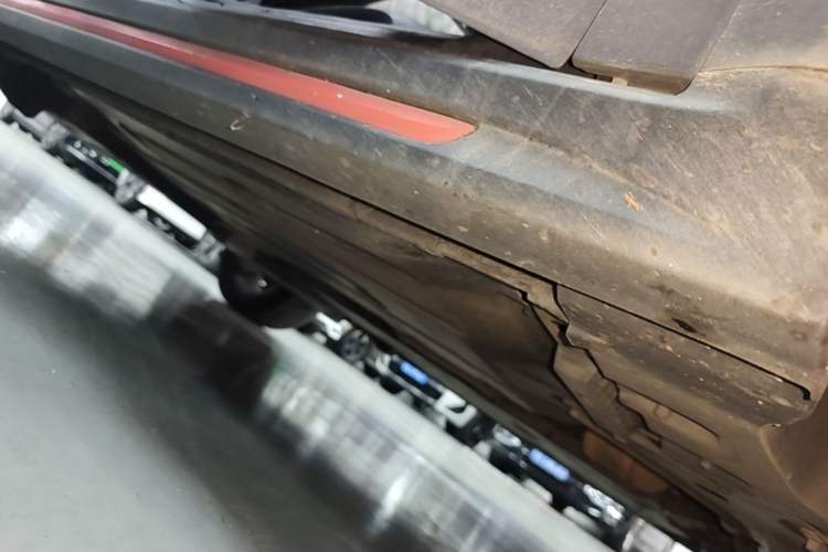 Used Lynk & Co 02 2018 1.5T DCT Two-Wheel Drive Zhaopu Version China V Standard Right Side Sill