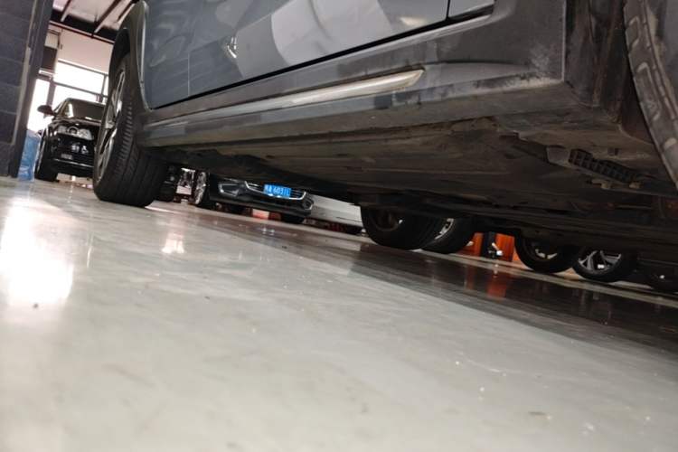 Used Lynk & Co 02 2018 1.5T DCT Two-Wheel Drive Pro Version China V Emission Standard Right Side Sill