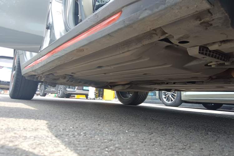 Used Lynk & Co 02 2018 1.5T DCT Two-Wheel Drive Zhaopu Version China V Standard Right Side Sill