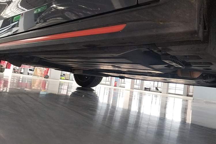 Used Lynk & Co 02 2018 1.5T DCT Two-Wheel Drive Zhaoban China V Standard Right Side Sill