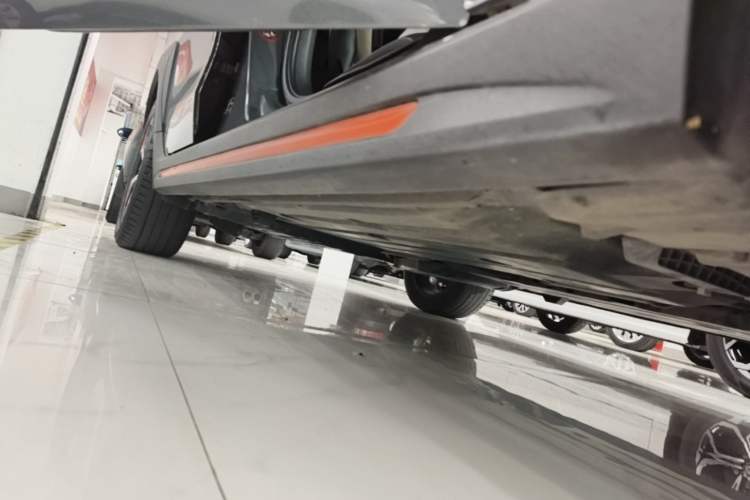 Used Lynk & Co 02 2018 1.5T DCT Two-Wheel Drive Zhaopu Version China V Standard Right Side Sill