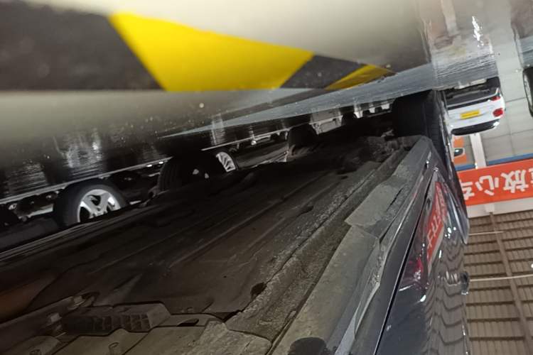 Used Lynk & Co 02 2018 2.0T DCT 4x4 Sport Pro Edition China V Standard Right Side Sill