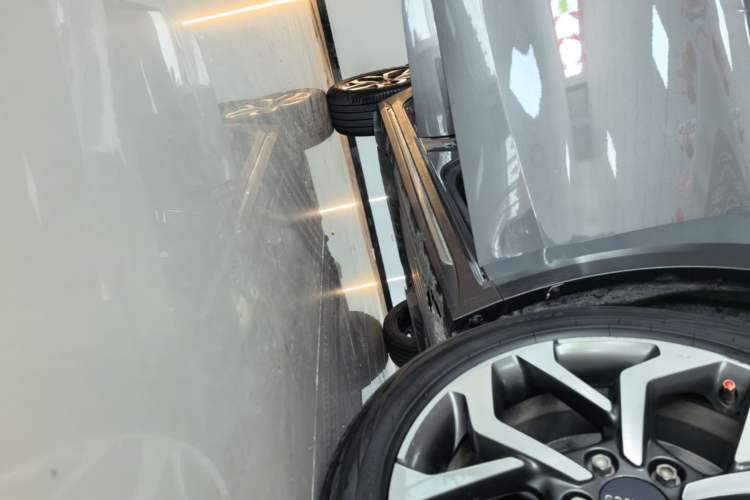 Used Lynk & Co 02 2018 1.5T DCT Two-Wheel Drive Sporty Version China V Standard Right Side Sill