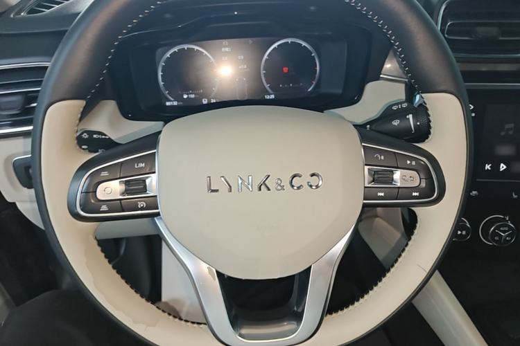 Used Lynk & Co 02 2018 1.5T DCT Two-Wheel Drive Zhaopu Version China V Standard Steering Wheel