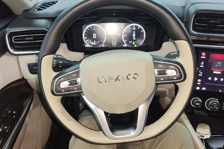 Used Lynk & Co 02 2018 1.5T DCT Two-Wheel Drive Zhaopu Version China V Standard Steering Wheel