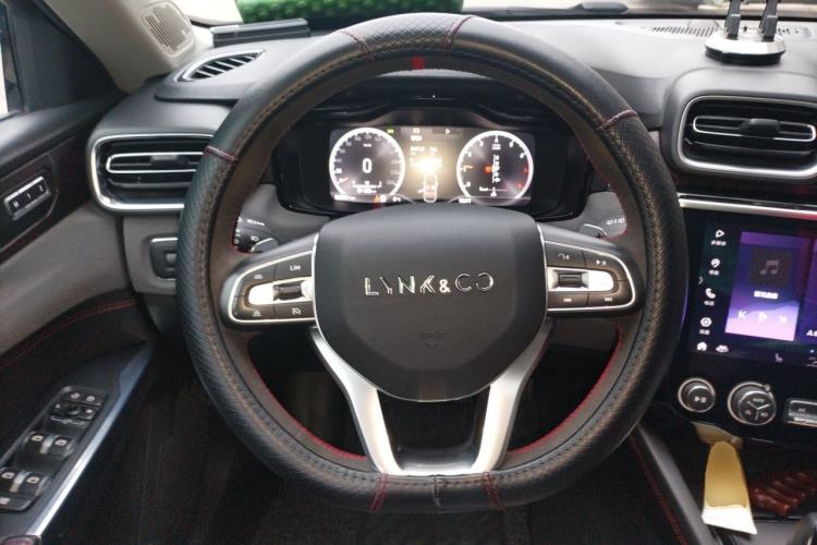 Used Lynk & Co 02 2018 1.5T DCT Two-Wheel Drive Pro Version China V Emission Standard Steering Wheel