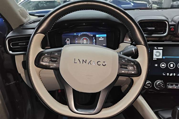 Used Lynk & Co 02 2018 1.5T DCT Two-Wheel Drive Zhaoban China V Standard Steering Wheel