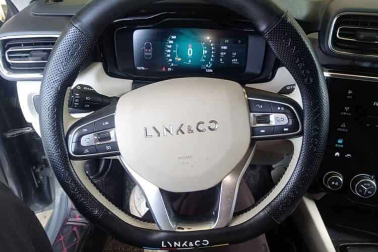 Used Lynk & Co 02 2018 1.5T DCT Two-Wheel Drive Zhaopu Version China V Standard Steering Wheel