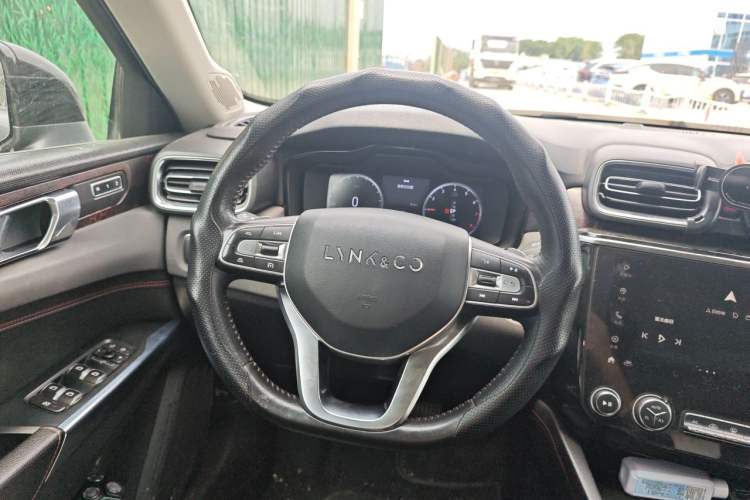 Used Lynk & Co 02 2018 1.5T DCT Two-Wheel Drive Pro Version China V Emission Standard Steering Wheel