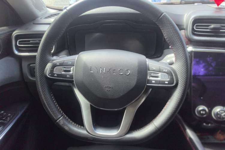 Used Lynk & Co 02 2018 1.5T DCT Two-Wheel Drive Pro Version China V Emission Standard Steering Wheel