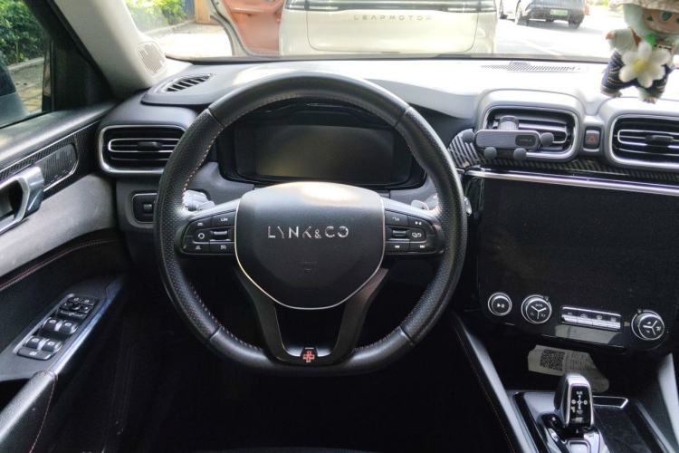 Used Lynk & Co 02 2018 1.5T DCT Two-Wheel Drive Sporty Version China V Standard Steering Wheel