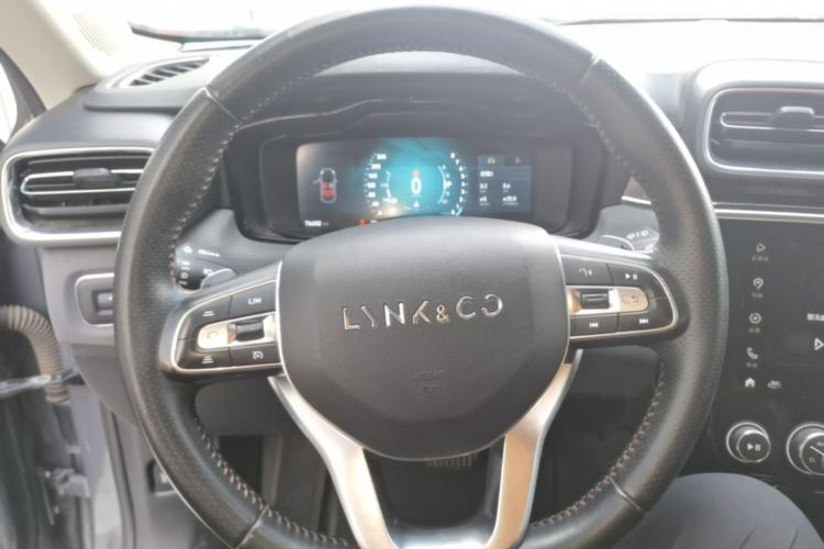 Used Lynk & Co 02 2018 1.5T DCT Two-Wheel Drive Pro Version China V Emission Standard Steering Wheel