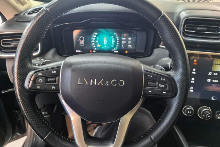 Used Lynk & Co 02 2018 1.5T DCT Two-Wheel Drive Sporty Version China V Standard Steering Wheel