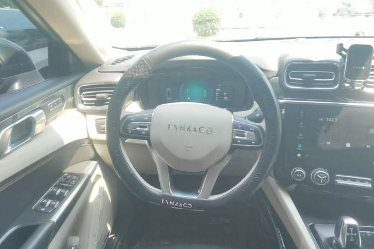 Used Lynk & Co 02 2018 1.5T DCT Two-Wheel Drive Zhaopu Version China V Standard Steering Wheel