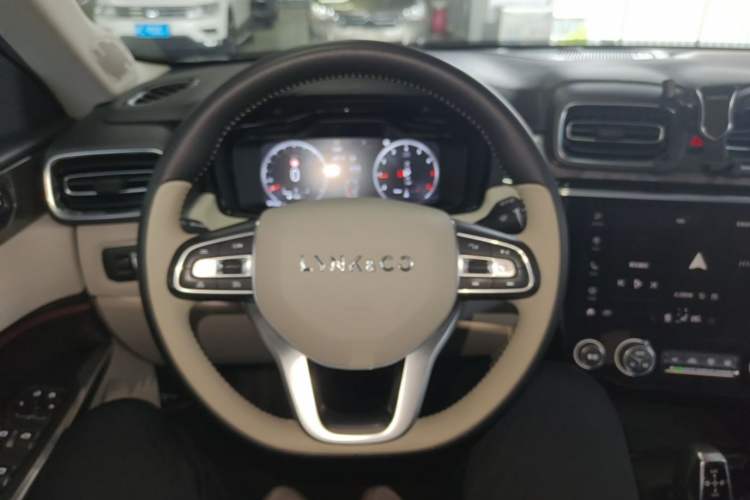 Used Lynk & Co 02 2018 1.5T DCT Two-Wheel Drive Zhaopu Version China V Standard Steering Wheel
