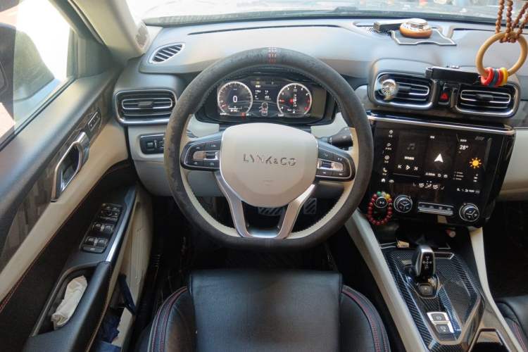 Used Lynk & Co 02 2018 1.5T DCT Two-Wheel Drive Zhaopu Version China V Standard Steering Wheel
