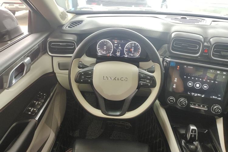 Used Lynk & Co 02 2018 1.5T DCT Two-Wheel Drive Zhaoban China V Standard Steering Wheel