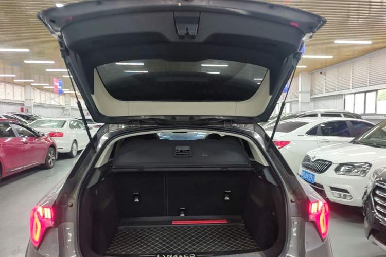 Used Lynk & Co 02 2018 1.5T DCT Two-Wheel Drive Zhaopu Version China V Standard Trunk
