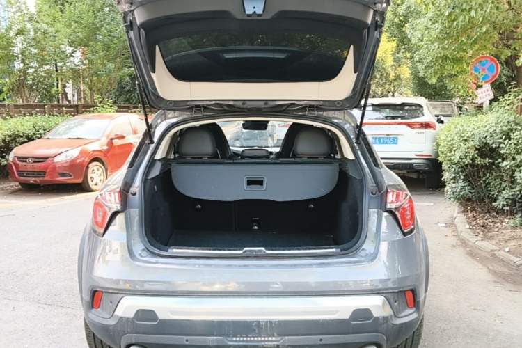 Used Lynk & Co 02 2018 1.5T DCT Two-Wheel Drive Pro Version China V Emission Standard Trunk