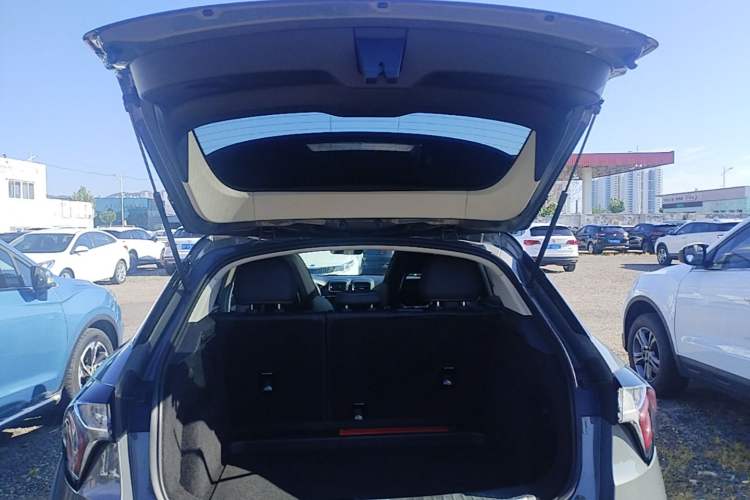 Used Lynk & Co 02 2018 1.5T DCT Two-Wheel Drive Zhaopu Version China V Standard Trunk