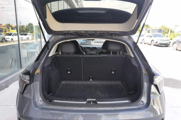 Used Lynk & Co 02 2018 1.5T DCT Two-Wheel Drive Pro Version China V Emission Standard Trunk