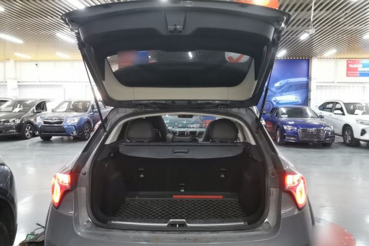Used Lynk & Co 02 2018 1.5T DCT Two-Wheel Drive Zhaopu Version China V Standard Trunk