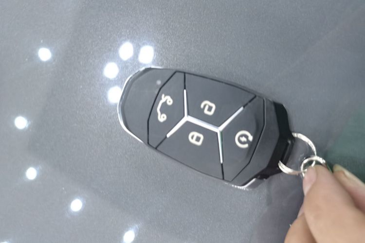 Used Lynk & Co 02 2018 1.5T DCT Two-Wheel Drive Sporty Version China V Standard Vehicle Key