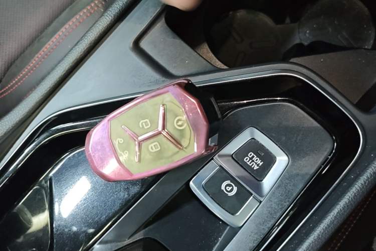 Used Lynk & Co 02 2018 1.5T DCT Two-Wheel Drive Pro Version China V Emission Standard Vehicle Key