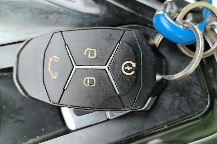 Used Lynk & Co 02 2018 1.5T DCT Two-Wheel Drive Pro Version China V Emission Standard Vehicle Key