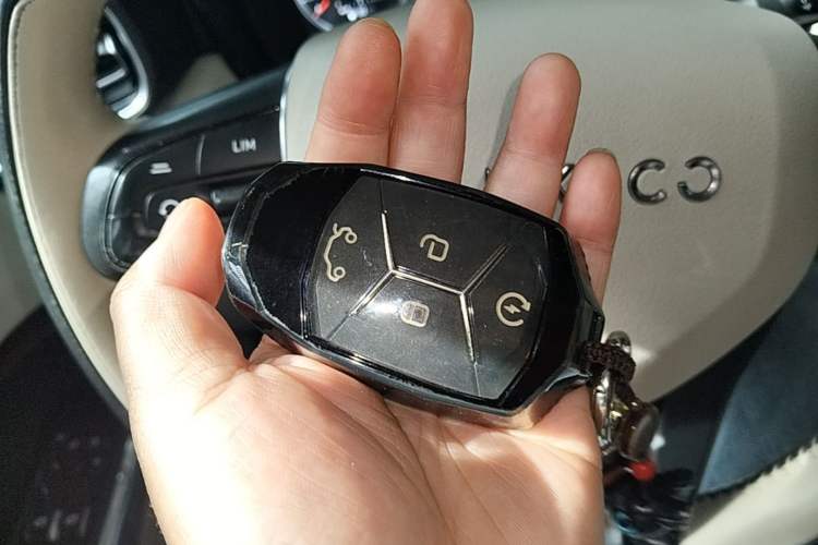 Used Lynk & Co 02 2018 1.5T DCT Two-Wheel Drive Zhaoban China V Standard Vehicle Key