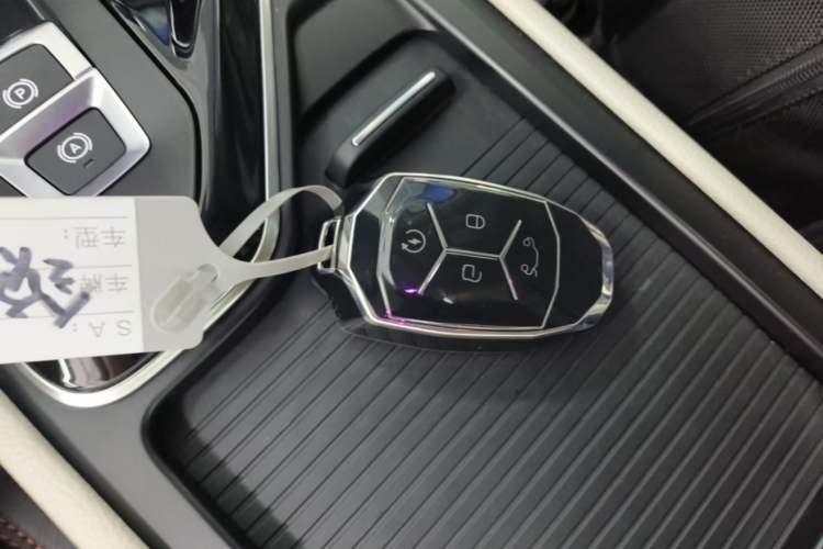 Used Lynk & Co 02 2018 1.5T DCT Two-Wheel Drive Zhaopu Version China V Standard Vehicle Key