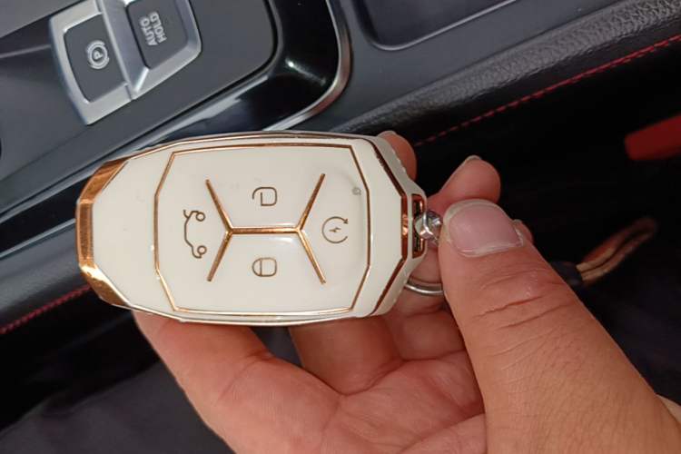 Used Lynk & Co 02 2018 1.5T DCT Two-Wheel Drive Pro Version China V Emission Standard Vehicle Key