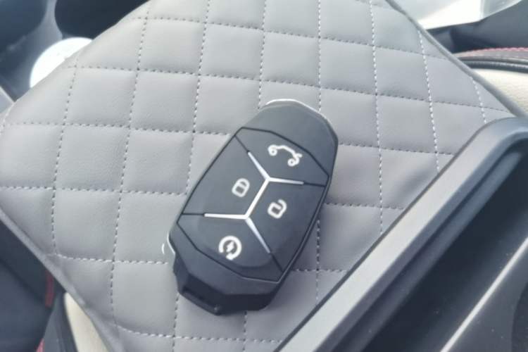 Used Lynk & Co 02 2018 1.5T DCT Two-Wheel Drive Zhaopu Version China V Standard Vehicle Key