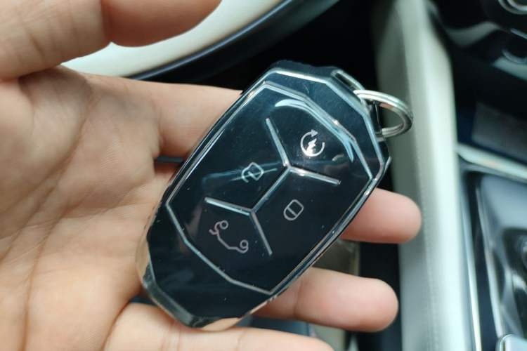 Used Lynk & Co 02 2018 1.5T DCT Two-Wheel Drive Zhaoban China V Standard Vehicle Key