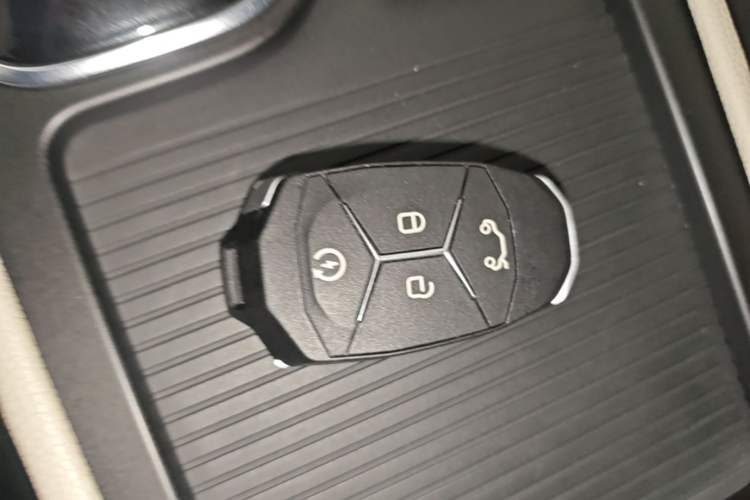Used Lynk & Co 02 2018 1.5T DCT Two-Wheel Drive Zhaopu Version China V Standard Vehicle Key