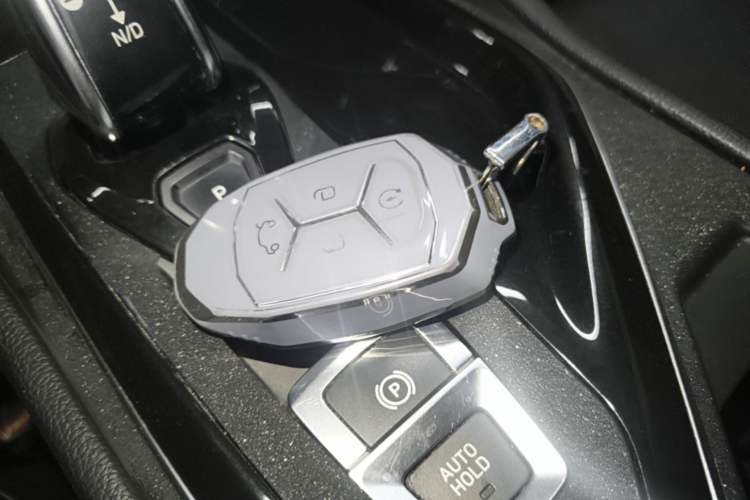 Used Lynk & Co 02 2018 1.5T DCT Two-Wheel Drive Pro Version China V Emission Standard Vehicle Key