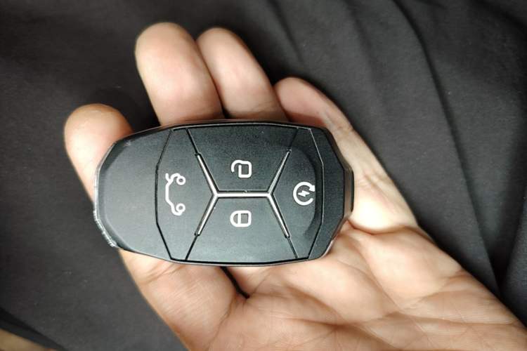 Used Lynk & Co 02 2018 1.5T DCT Two-Wheel Drive Sporty Version China V Standard Vehicle Key