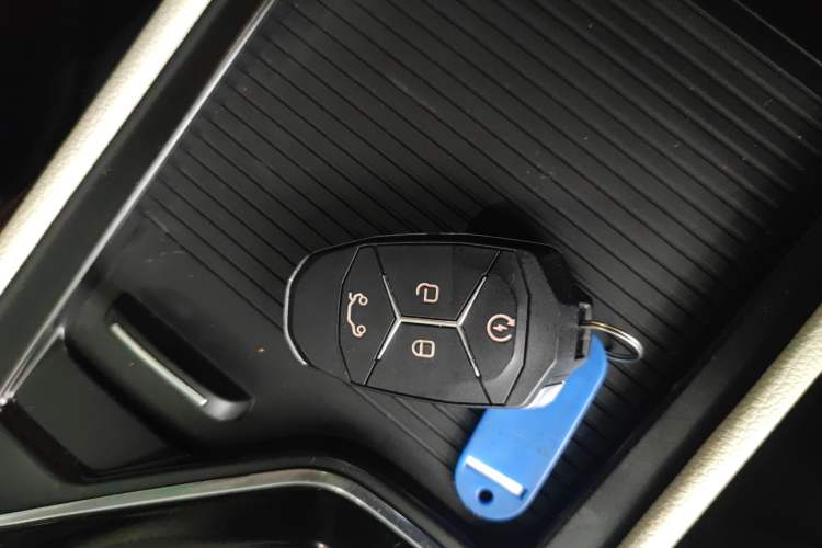 Used Lynk & Co 02 2018 1.5T DCT Two-Wheel Drive Zhaopu Version China V Standard Vehicle Key